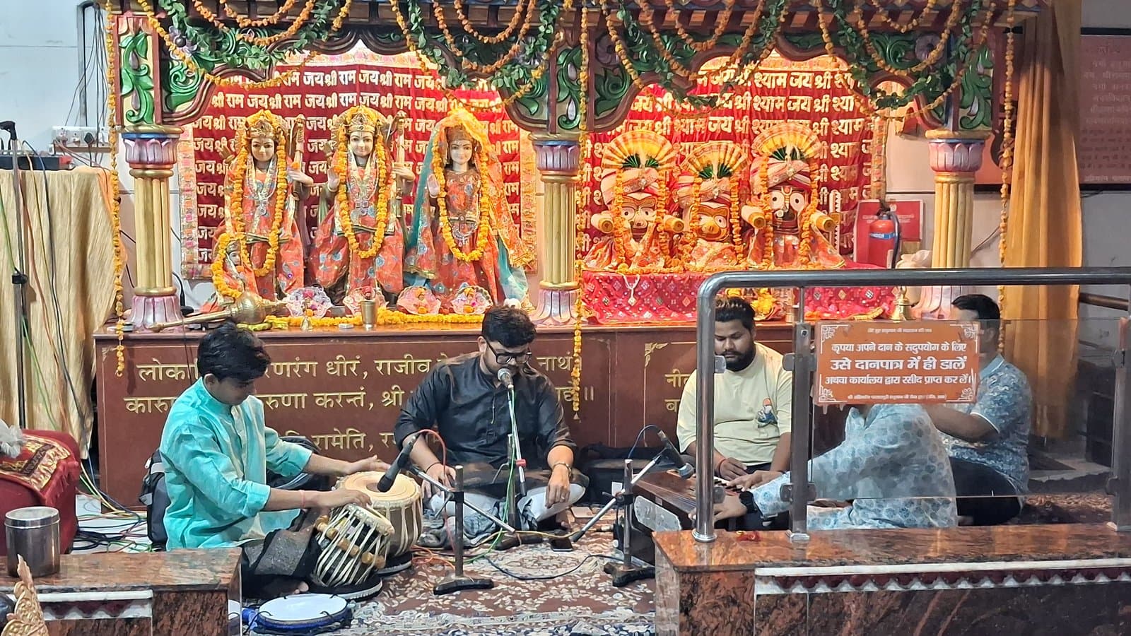 Scenes from Shri Lete Hue Hanuman Ji Mandir